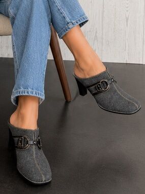 Aerosoles Gray Felt Mule Heels – Women’s Size 9.5M
